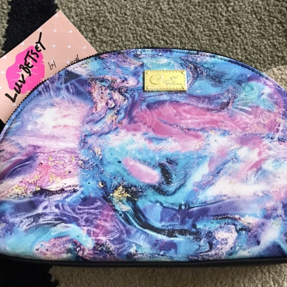 NWT BETSEY JOHNSON COSMETIC BAG